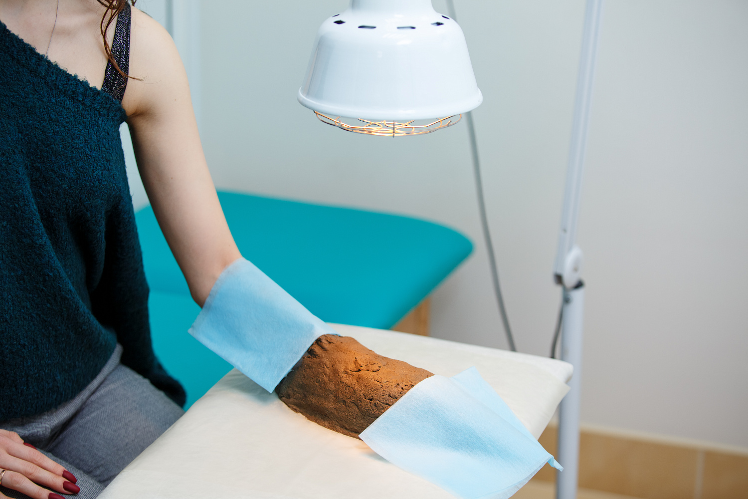 Лечение в дневном стационаре с использованием грязи озера Ахманка