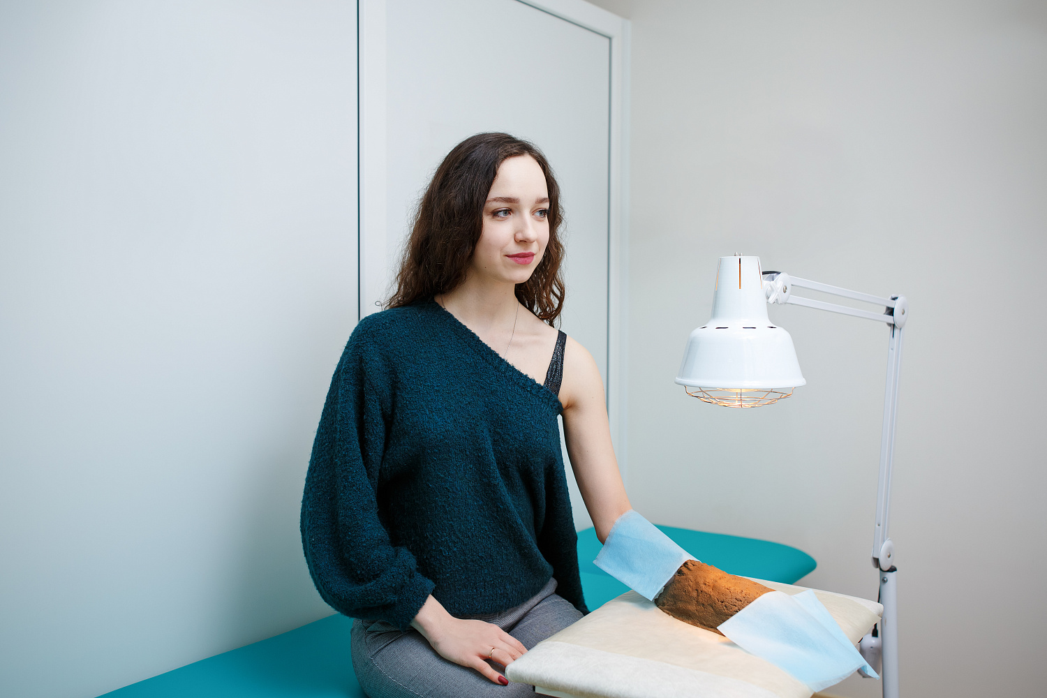 Лечение в дневном стационаре с использованием грязи озера Ахманка